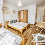 Góralski Przystanek Jacuzzi&sauna - Dom Dla 17 Osób Chalé *
