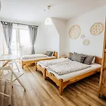 Góralski Przystanek Jacuzzi&sauna - Dom Dla 17 Osób Chalé