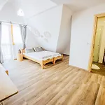 Góralski Przystanek Jacuzzi&sauna - Dom Dla 17 Osób Chalé *