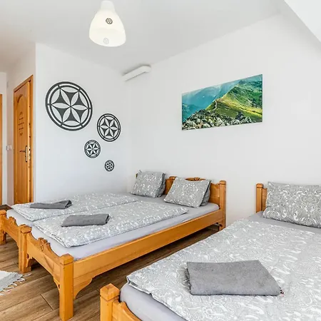 Goralski Przystanek Jacuzzi & Sauna - Dom Dla 17 Osob Σαλέ