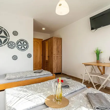 Σαλέ Goralski Przystanek Jacuzzi & Sauna - Dom Dla 17 Osob *
