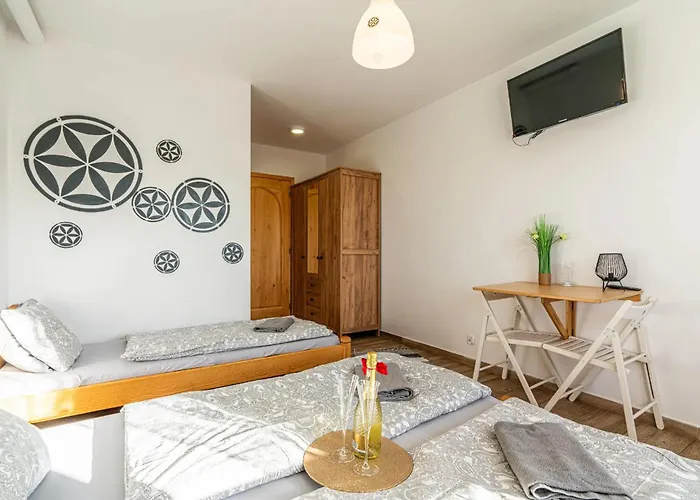 Domek alpejski Góralski Przystanek Jacuzzi&sauna - Dom Dla 17 Osób *